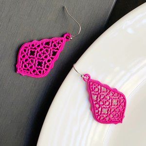 NEW Leaf Filigree Earrings (fuchsia)